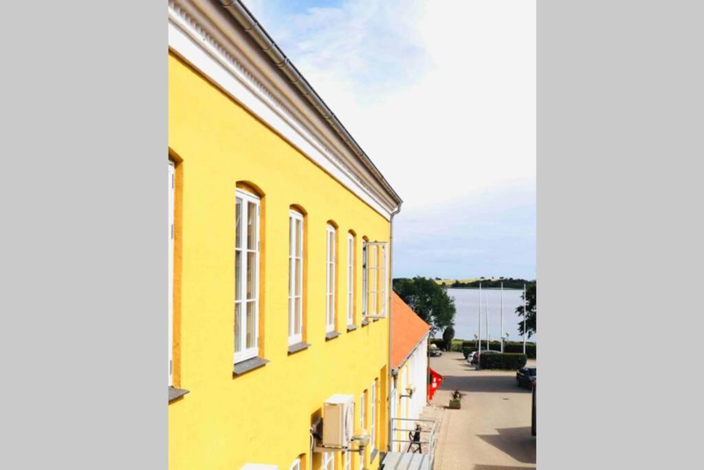 Lejlighed Pa Torvet I Stege Exterior foto